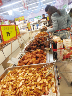 超市散装食品不密闭，成免费试吃场真相调查